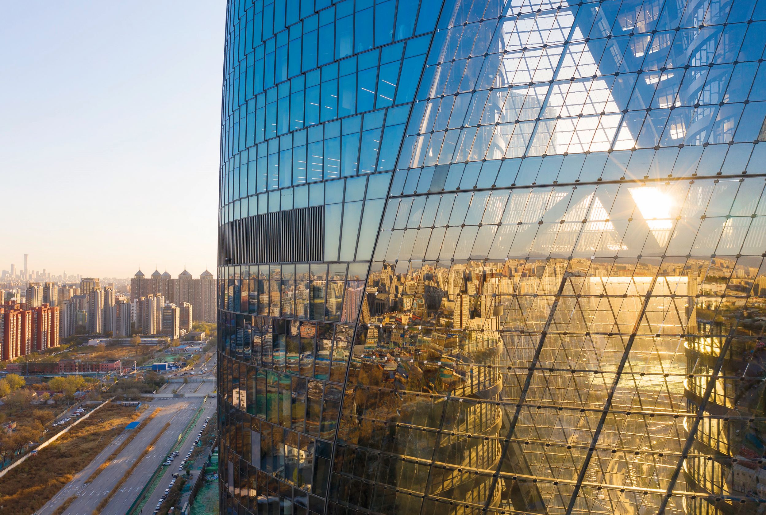 LEEZA SOHO 全球最高中庭建築