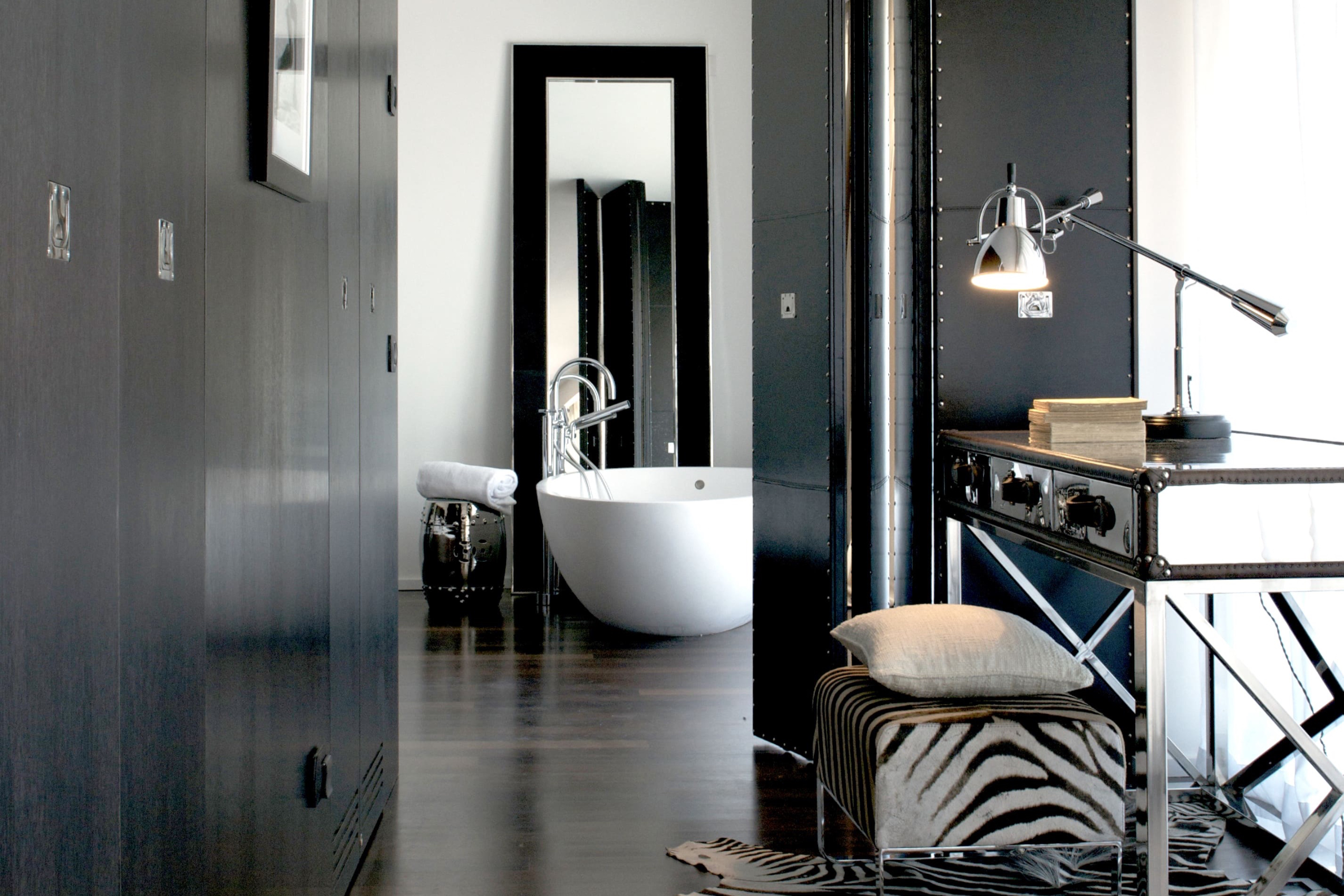 阿金塔里奧酒店裝潢以現代摩登的設計。